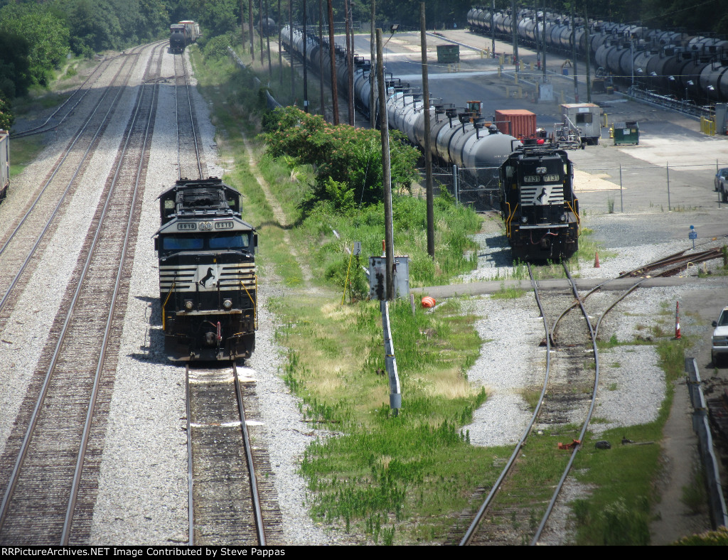 NS 6910 and 7131 at NS Alexandria yard